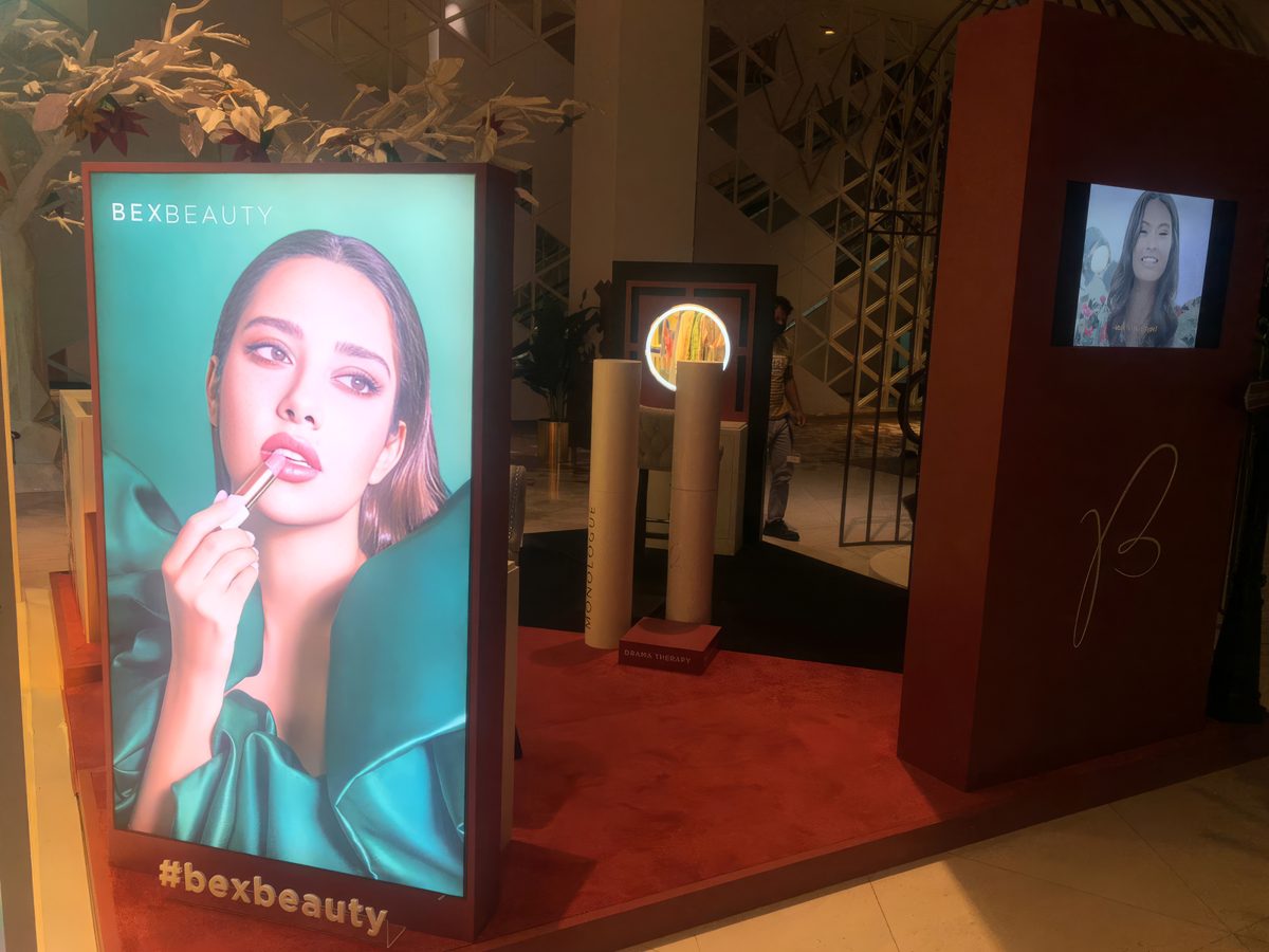 Counter display with LED screen