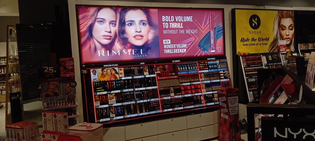 In-Store Wall Graphics digital printing, Backlit beauty wall