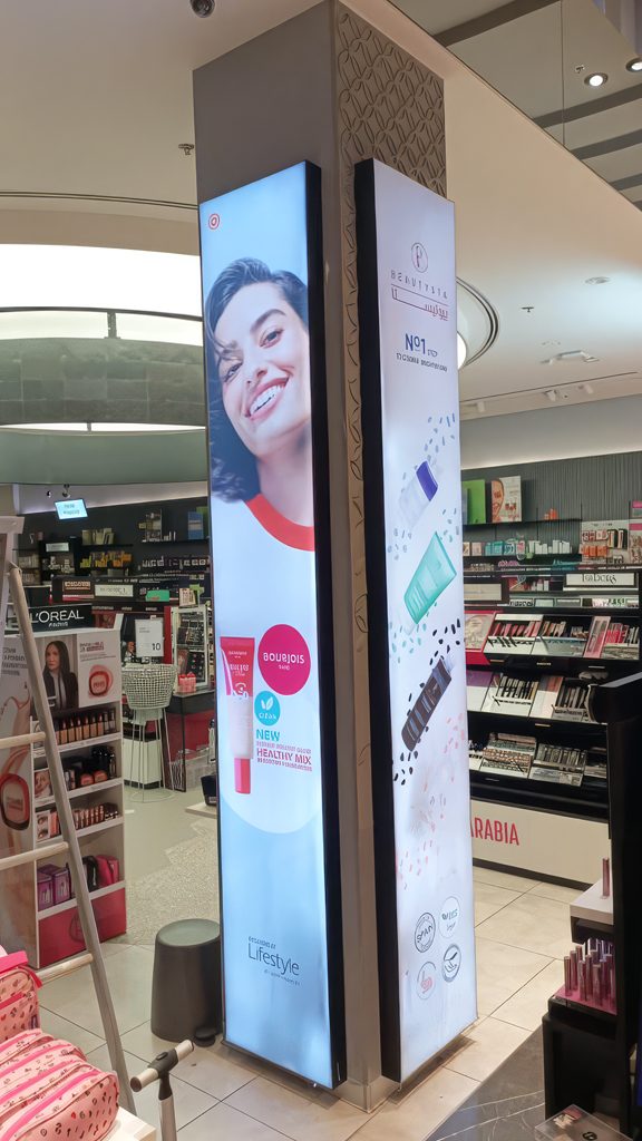 Printed LED pillar graphics in a Dubai store