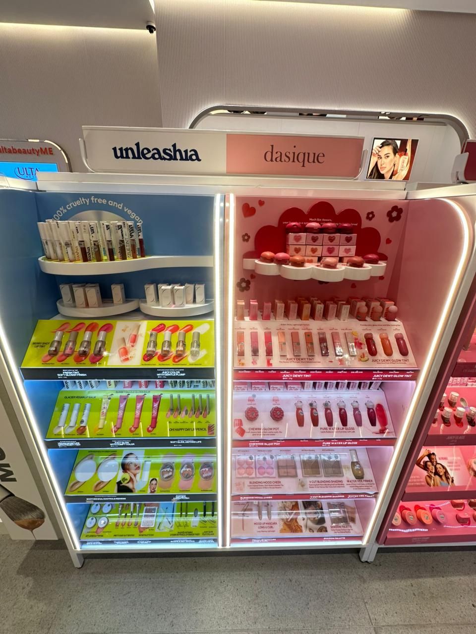 Double-sided gondola, colour-blocked display