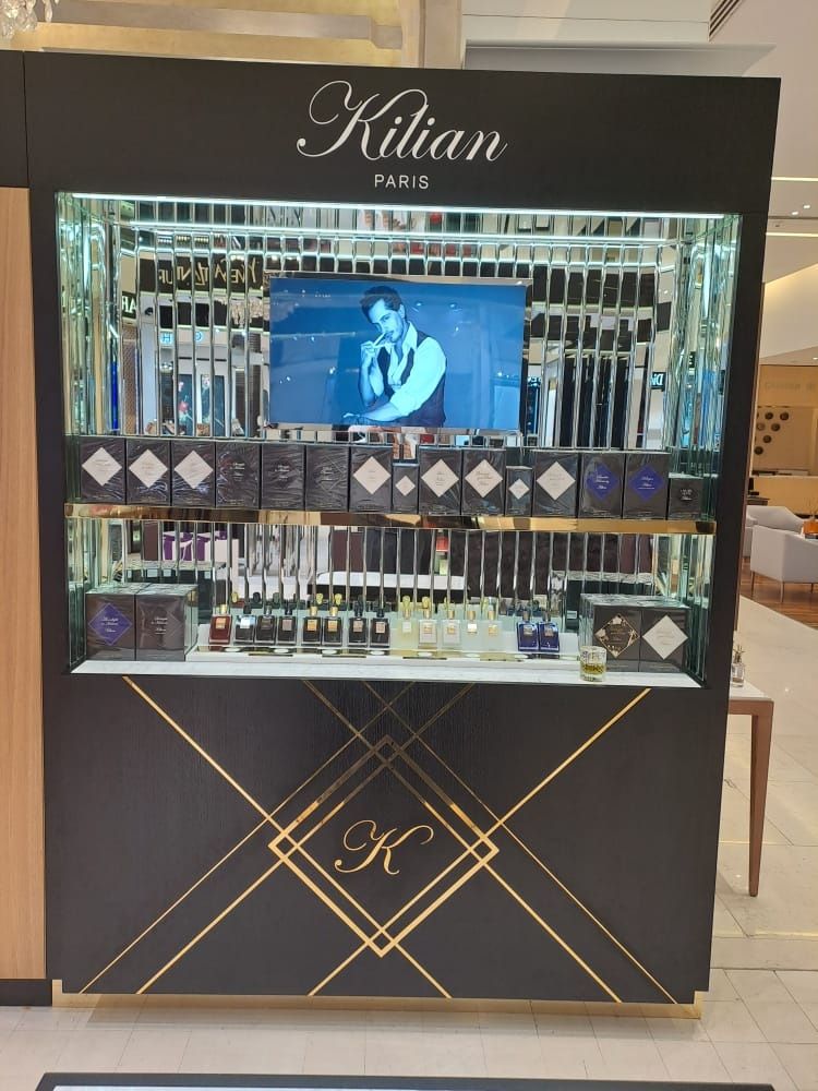 Kilian in-store branding, Illuminated display unit