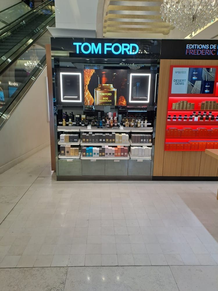 Tom Ford in-store branding, Fragrance counter
