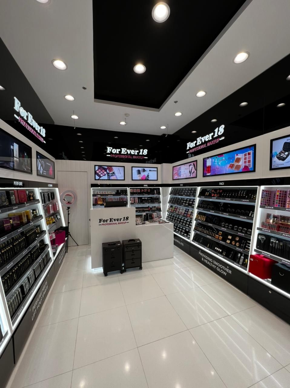 For Ever 18 - Complete shop fit-out