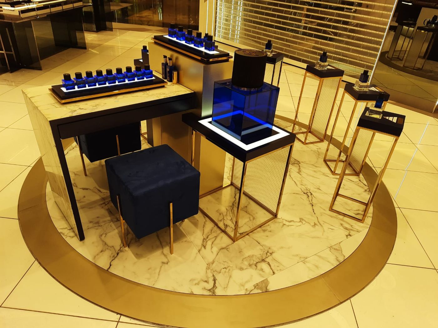 Thameen marble and brass podium