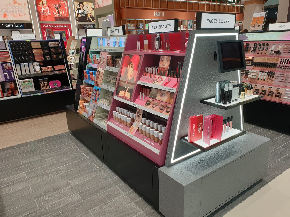 Custom retail wall display unit in Dubai